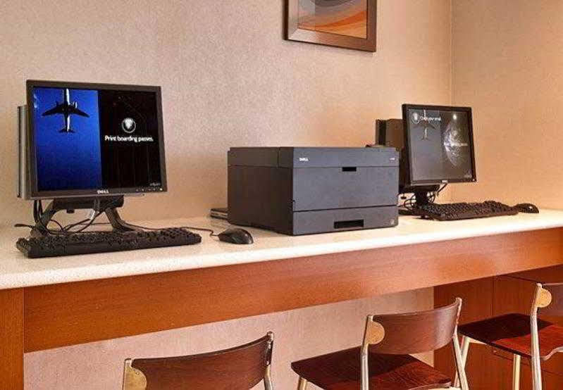 Hotel Springhill By Marriott 3*